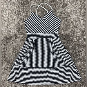 Woman’s Navy & White Sleeveless Dress